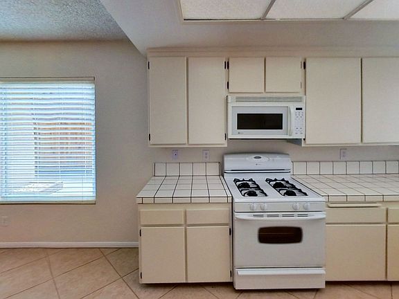 4th image of 1786 Buckeye St