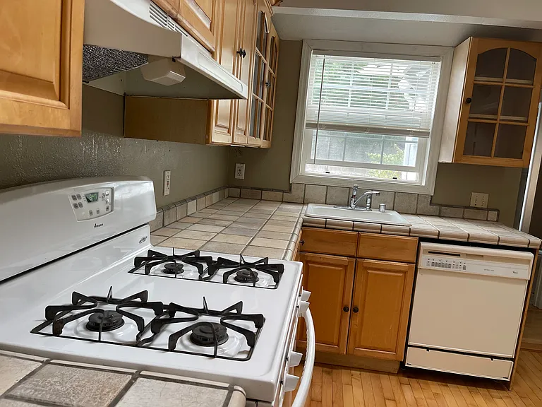 Kains Ave — Photo 3