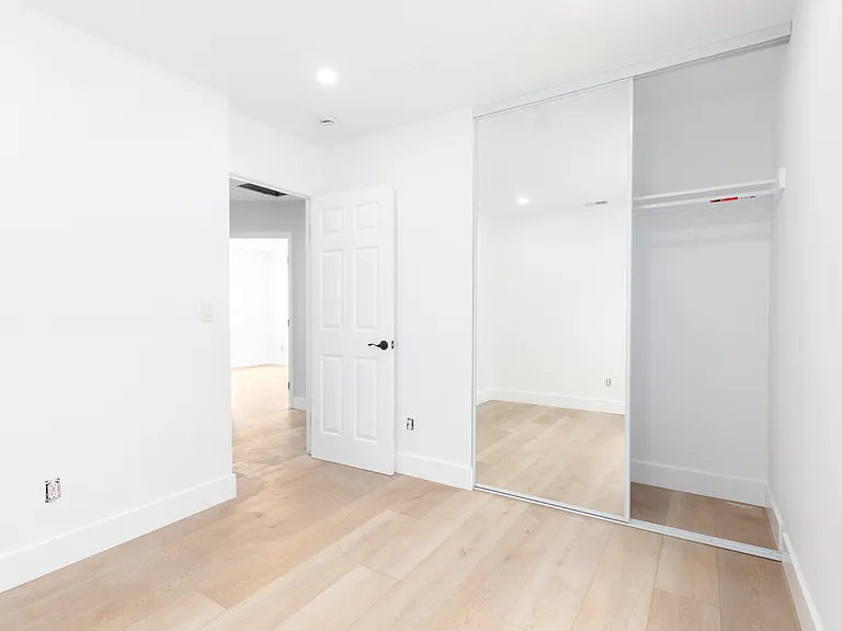 Bedroom3 - fits queen