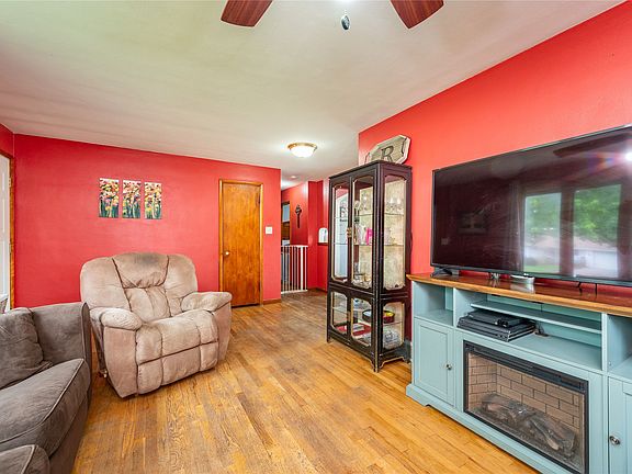 5th image of 204 NE Jacob St