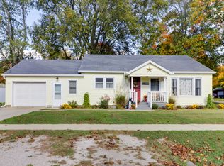 103 Madison St, Hopedale, IL