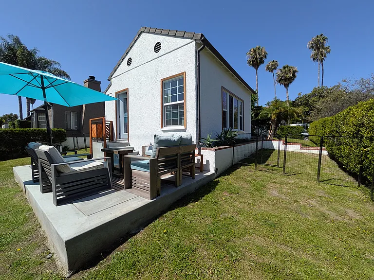 4302 Franklin Ave — Photo 22