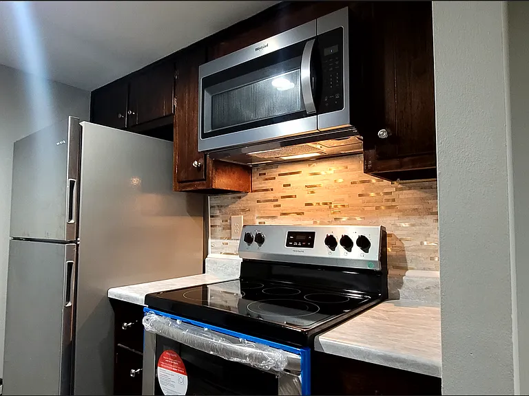Flowerdale Apartments — Photo 13