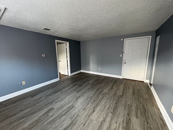 5th image of 3620 Birchwood Ave APT C