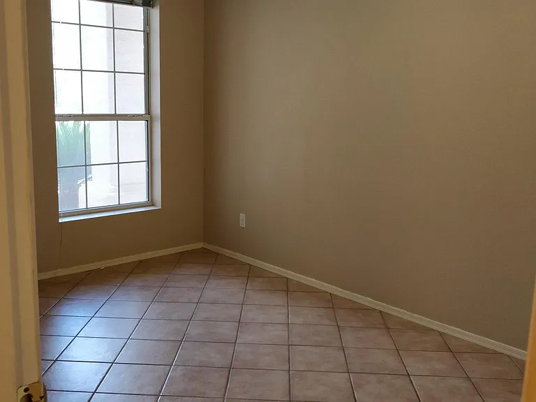 7752 E Elk Creek Rd — Photo 6