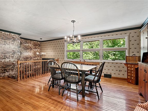 3rd image of 162 Kaufman Rd