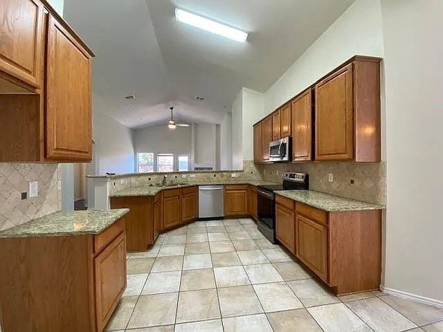1202 Madison Dr — Photo 10