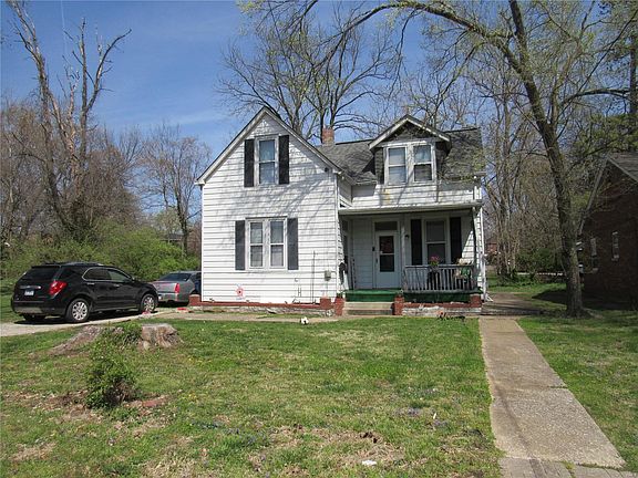 5th image of 215 Brackett St