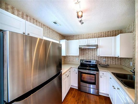 3rd image of 3657 Melrose Cottage Dr #204
