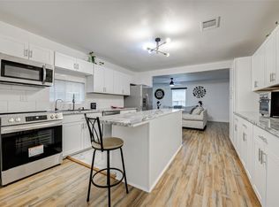 706 Beaumont St, Anahuac, TX 77514