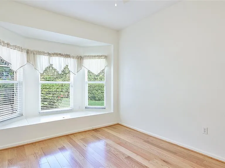 534 Oak Bay Dr — Photo 30