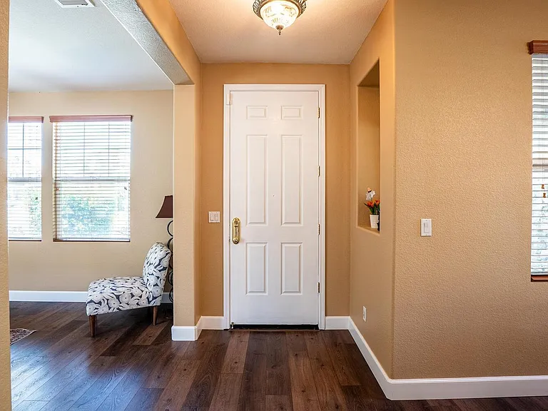 820 Ben Ingram Ln — Photo 5