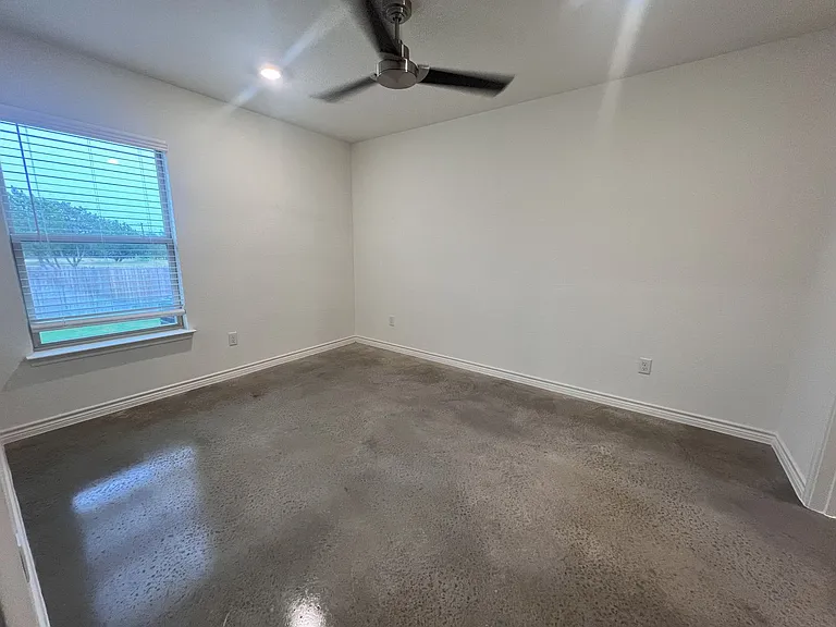 1239 Concord Dr — Photo 7