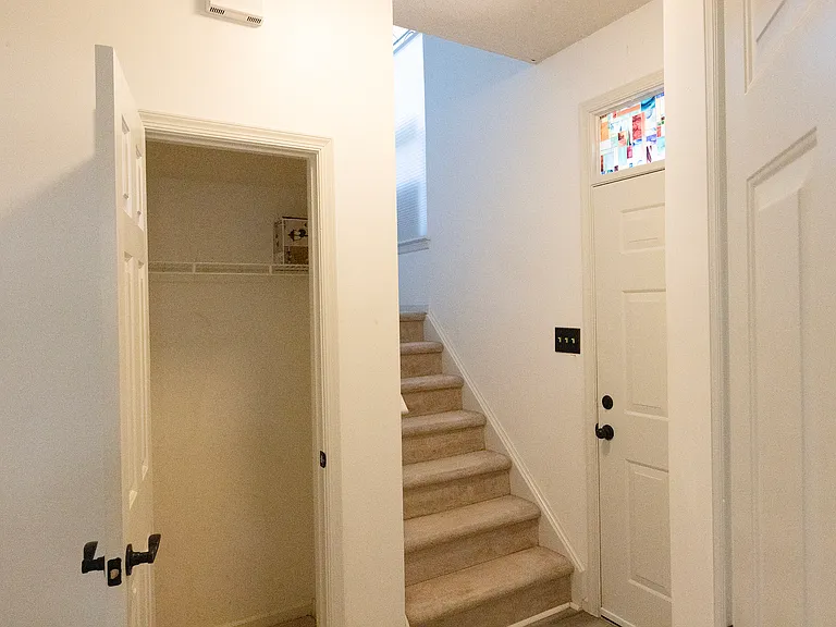 1355 Lake Dr — Photo 11