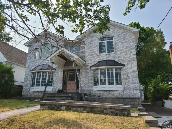 57 Mckinley Avenue, Albertson, NY 11507