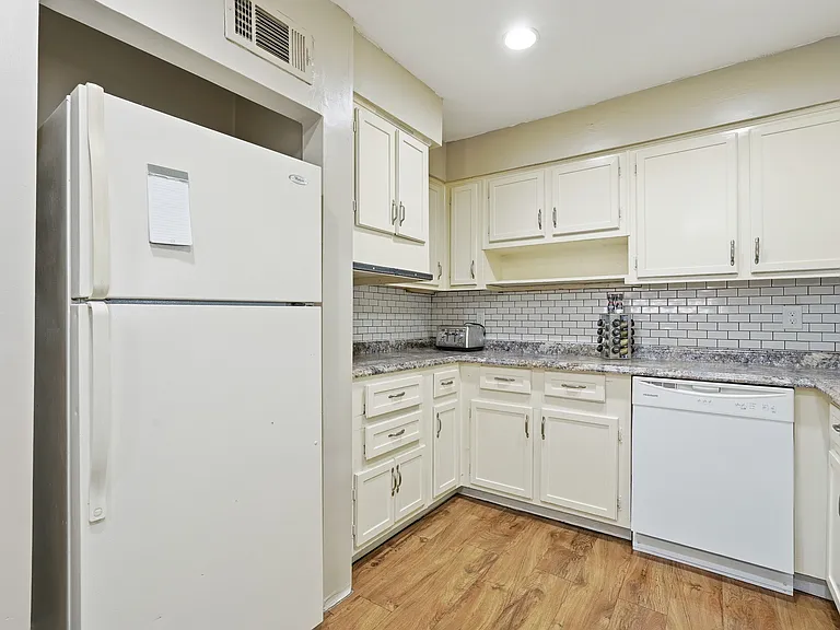 2222 Bacon Park Dr — Photo 12