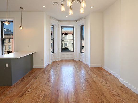 3rd image of 22 Macdonough St APT 3