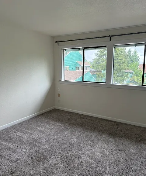 4404 Terrace Dr #3 — Photo 10