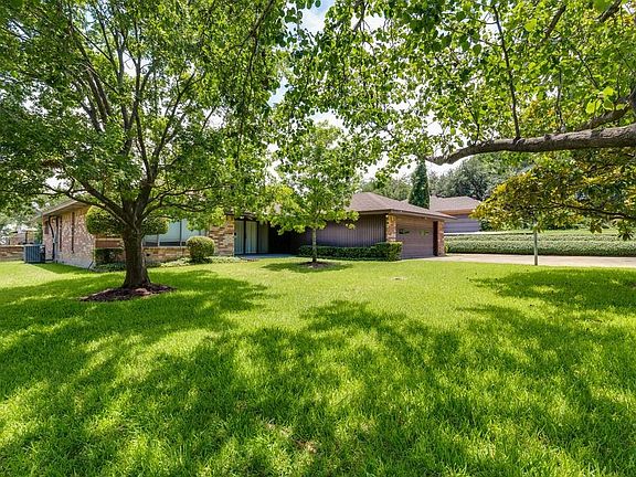 2nd image of 4113 Village Green Dr