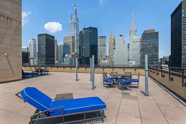 Sold by Iconik | media 12