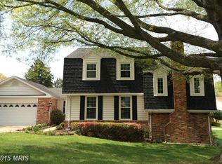 3910 Ridgelea Dr, Fairfax, VA 22031