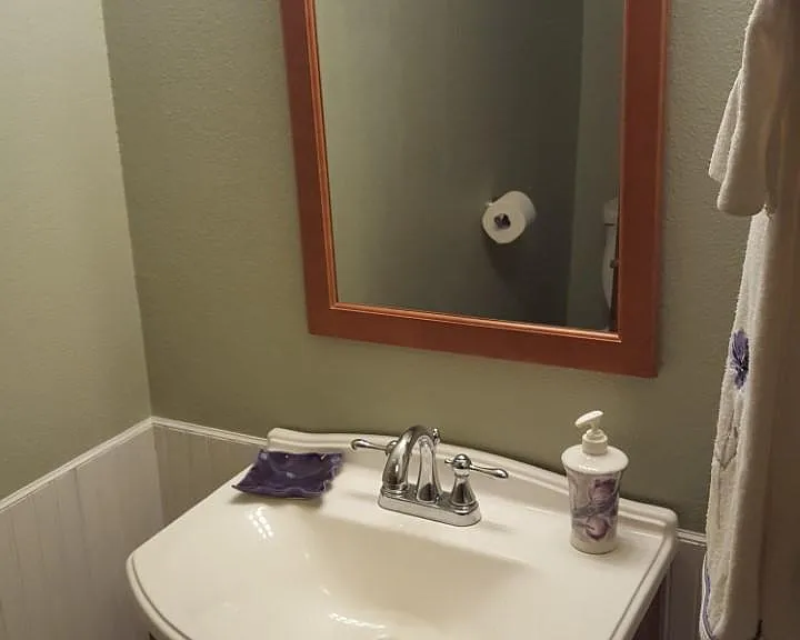 1/2 bathroom in hallway