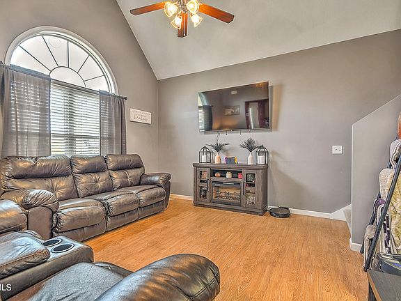 3rd image of 322 Preservation Cir