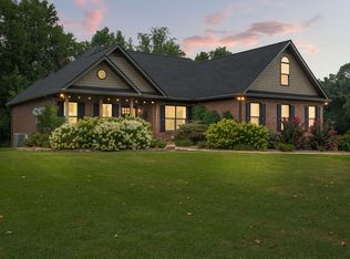 2711 Ernest Hawkins Rd, Columbia, TN 38401