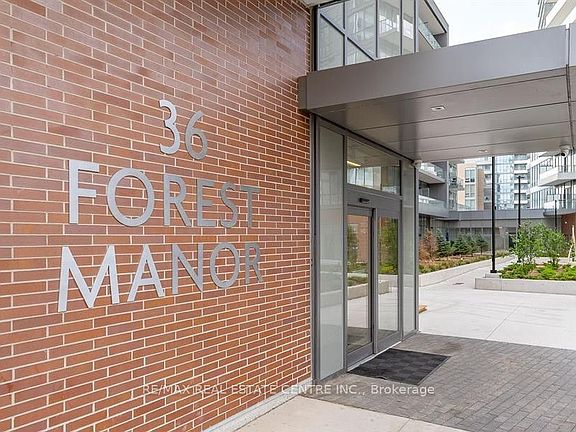 3rd image of 36 Manor Rd E #722