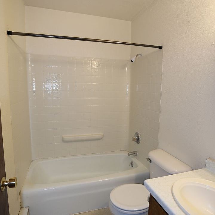 1st image of 1102 N 39th St #6