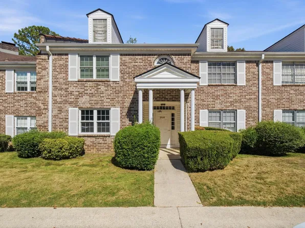 2108 Montreat Ln APT A, Vestavia Hills, AL 35216