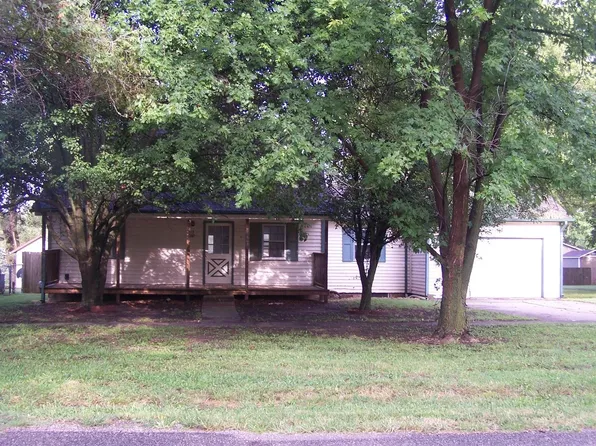 113 N Forrest St, Douglass, KS 67039