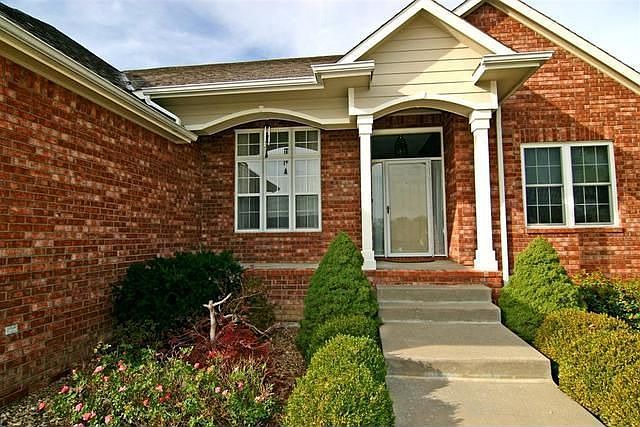 2nd image of 801 N Balthrop Cir