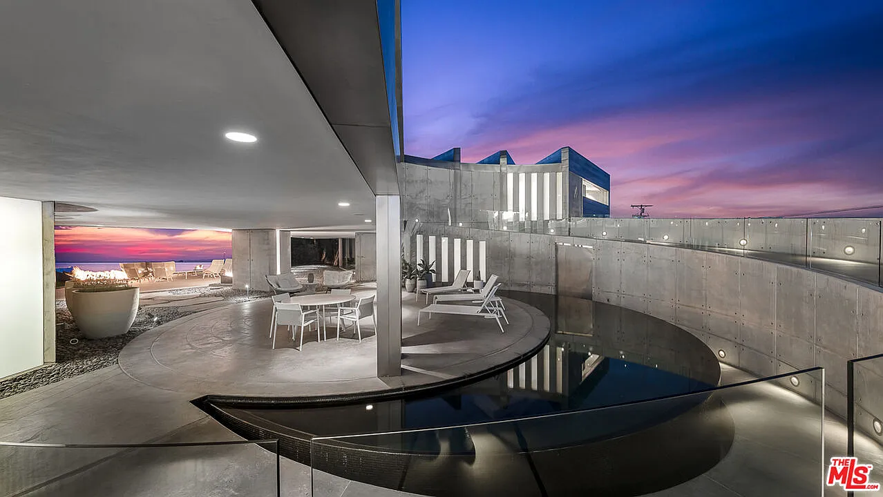 19.99M Wallace E. CunninghamDesigned "Crescent House" For Sale in