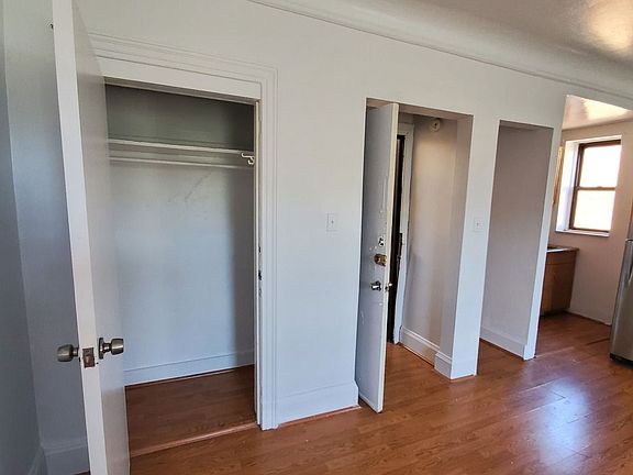 3rd image of 221 W 139th St #3F