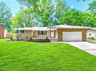 620 Blueberry Hill Dr, Canfield, OH 44406