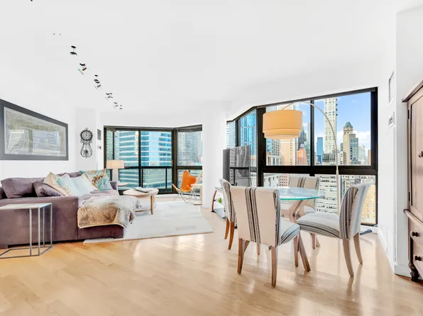 200 East 61st Street image 2 of 8