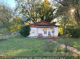 725 S Center St, Hickory, NC 28602