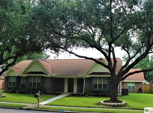 305 Chimney Rock Dr, Victoria, TX 77904