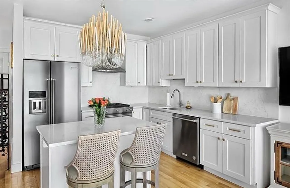 Building Photo - 414 1st St #1