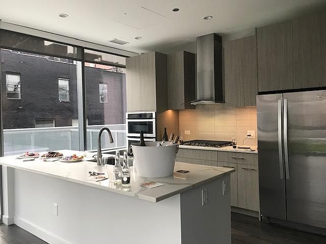 1st image of 546 N Wells St #1603
