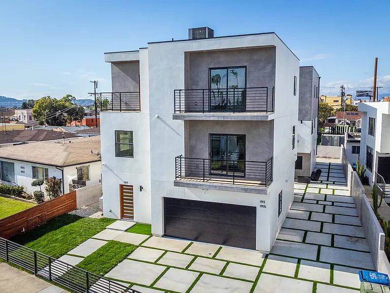 1915 S Palm Grove Ave — Photo 47