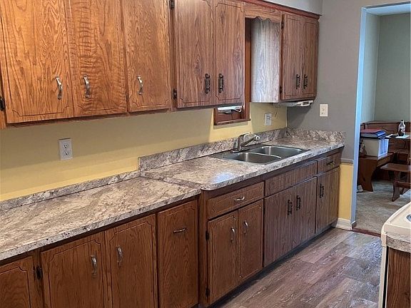 4th image of 26939 Eastwood Ln
