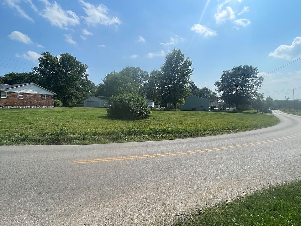 2nd image of 835 Glen Lily Rd
