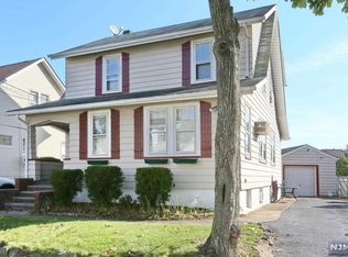 27 Chestnut St, Elmwood Park, NJ 07407