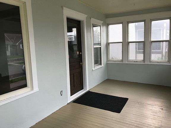 2nd image of 943 Bayard Ave