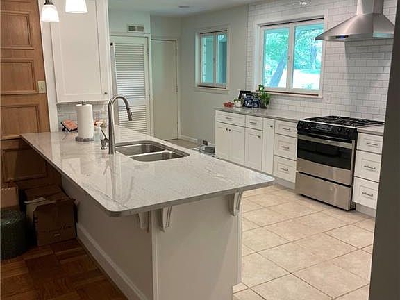 3rd image of 6038 Crows Nest Dr