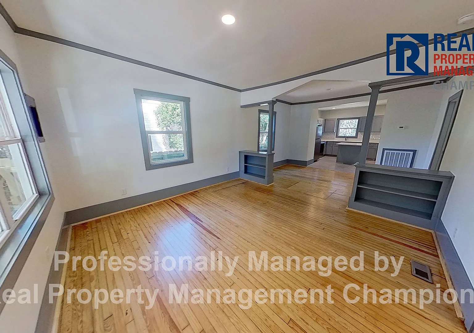 Charming 2BR/1BA Home w/Original Hardwoods and Fenced Yard — Photo 2