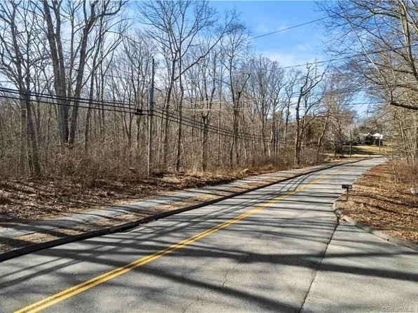76 Dayton Road, Waterford, CT 06385