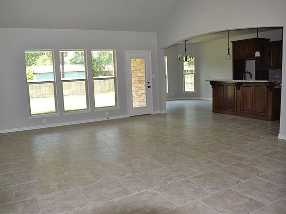 4th image of 127 Timbercreek Ln